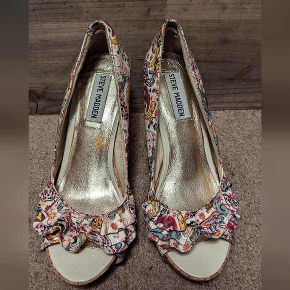 ❤️5 for $25❤️ Steve Madden Pink Paisley wedges - Picture 4 of 4